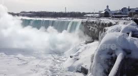 Niagara Falls freezes over