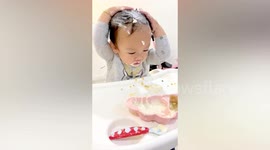 Toddler mistakes whipped cream for shampoo