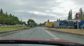 Starting the hitchhiking ride (part of a series of videos about the UEFA Champions League final, watching the live broadcast at Parc des Princes, Paris, after having hitchhiked for 200 km, getting offered a ticket on match day)