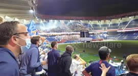 Fans getting annoyed (part of a series of videos about the UEFA Champions League final, watching the live broadcast at Parc des Princes, Paris, after having hitchhiked for 200 km, getting offered a ticket on match day)