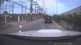 Lorry's wheel flies off after hitting pothole on badly maintained Thai road