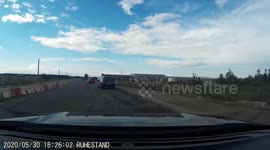 dashcam - idiots overtaking