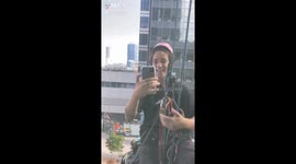 Noa the TikTok window washer 1