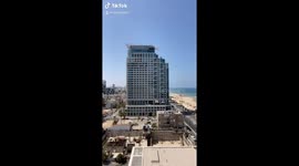 Noa the TikTok window washer 3