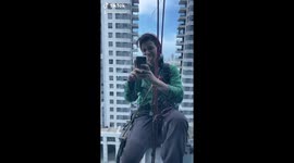 Noa the TikTok window washer 7