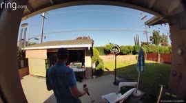Plate Of Hamburgers Crashed To Ground, Fail Caught On Cam