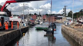 Lucky Escape for Driver as  Car Lifted from Exeter Shipping Canal