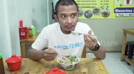 He Choked While Eating A Spicy Noodle (Funny)