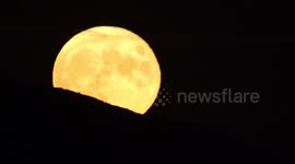 Stunning full 'Corn Moon' rising in Greece