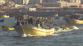 Fishermen return to work after blockade lifted on port in Gaza