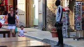 Moving mannequins surprise passersby in Lebanon