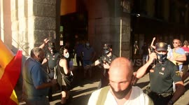 Carga Policial en la manifestación de los negacionistas en contra de la existencia coronavirus y el uso de la mascarilla