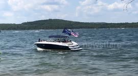 Hundreds of Trump supporters join boat parade in Missouri