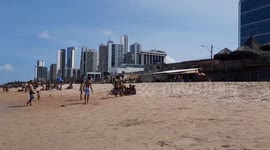 Thousands of people at the beaches of Brazil, while exceeded 4 million coronavirus infections