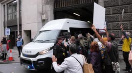 Prison van believed to be carrying Julian Assange leaves the Old Bailey in London