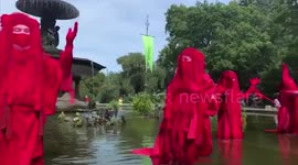 US: 3 Arrested After Extinction Rebellion Group Performing Art In Central Park, NYC