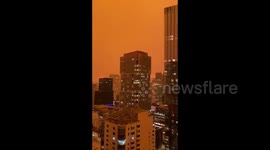 US: Hazy Orange Skies In Bay Area Due To Wildfires 6