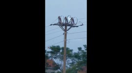 Power line emitted lightning and exploded in Vietnam