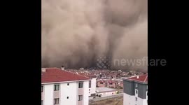 Turkey: massive sandstorm hits parts of Ankara