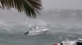 Bermuda: Hurricane Paulette Pummels British Territory, Eye Directly Passes Over Islands