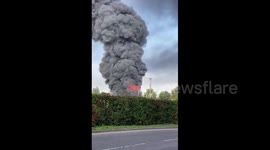 Industrial estate in Kent breaks out in huge fire