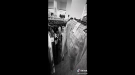 How I Shop as a Completely Colorblind Person