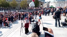 Thousands of anti-vaxxers and coronavirus sceptics pack Trafalgar Square