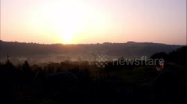 Spectacular time-lapse footage of equinox sunrise over the Derbyshire Dales