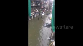 India: Continuous Rains Cause Heavy Floods In Mumbai 5