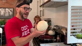 Canadian man makes biggest sunny side-up egg ever