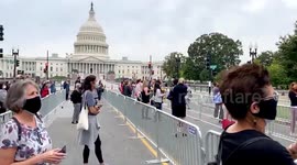 Anti-Trump crowd chants ‘Vote him out’ as president pays respects to Ruth Bader Ginsburg In Washington, D.C.
