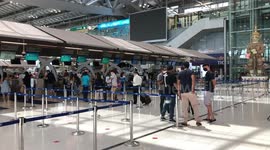 Tourist flee Thailand as police begin 'mass arrests' for overstaying holiday visas