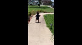Baby's cute reaction when daddy comes home