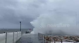 France: Storm Alex Brings Strong Winds And Heavy Rains, Warning Issued For Western France 2