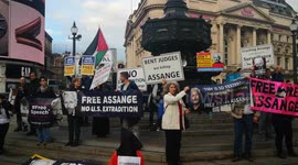Julian Assange freedom protesters gather at picadilly circus