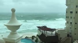 Mexico: Tropical Storm Gamma Brings Gusty Winds And High Waves To Cancun 3