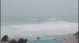 Mexico: Tropical Storm Gamma Brings Gusty Winds And High Waves To Cancun