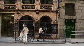 La crisis del coronavirus afecta a los comercios y sector hotelero dejándolos en banca rota en Madrid, España