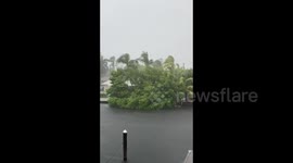 Cayman Islands: Winds pick up as Hurricane Delta passes by
