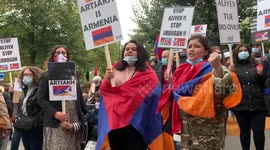 Armenians sing in Paris protest