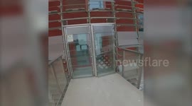 Daredevil takes vertigo-inducing video of himself climbing 470-foot skyscraper in record time - completely barefoot