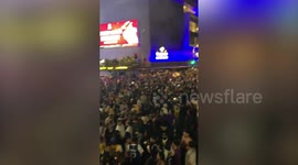 Thousands of Lakers fans celebrate NBA title win despite COVID-19 restrictions