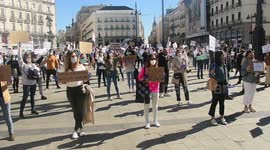 Enfermer@s se manifiestan en puerta del sol para exigir mejoras en sus condiciones laborales