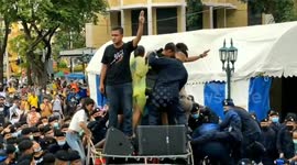 Thai protesters arrested amid clashes with police