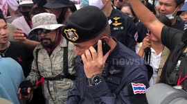 Thai police chief mobbed by angry protesters in Bangkok