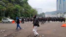 Police Forcibly Disband Demonstration Period with Tear Gas in Central Jakarta, Indonesia