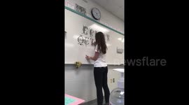 US teacher writes dates in beautiful calligraphy-like style for students each day