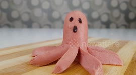 YouTuber's fun DIY Halloween hot dog fingers