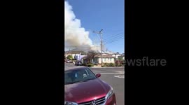 US: 4-Alarm Brush Fire Breaks Out Near Sign Hill In South San Francisco, CA