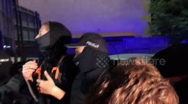 Stand-off between protesters and police in Warsaw after Poland abortion ruling